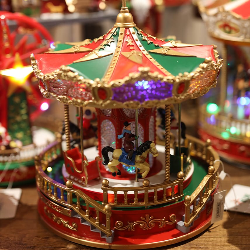 Yılbaşı Dekorasyon Ürünleri Müzikli ve Hareketli Yılbaşı Figürleri