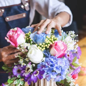 Yapay Çiçek mi? Gerçek Çiçek mi? Hangisini Tercih Etmeliyim?